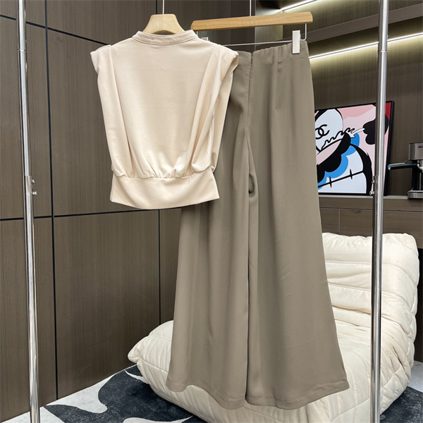 大人らしく抜け感☆CELINE コピー セットアップ ノースリーブ＆ワイドパンツ セリーヌ 純綿生地 優しさ