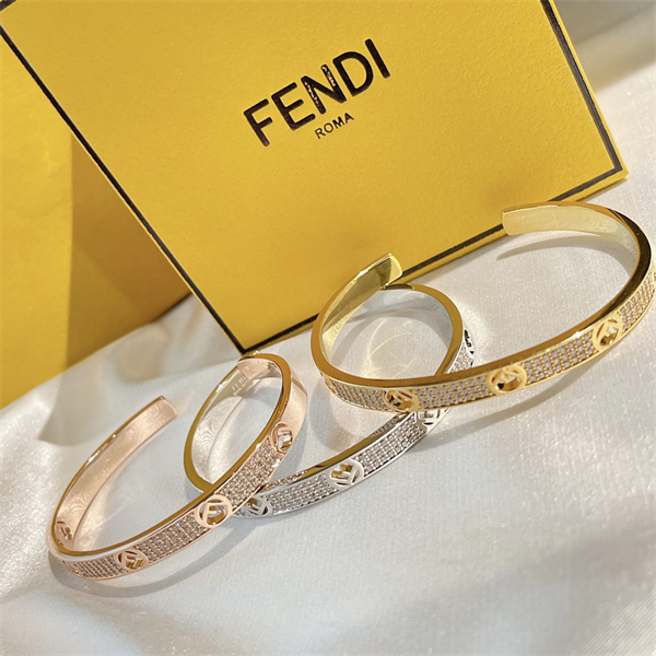 【割引キャンペーン】FENDI コピー ブレスレット フェンディ ストーン メッキ 芸能人愛用 人気オシャレ
