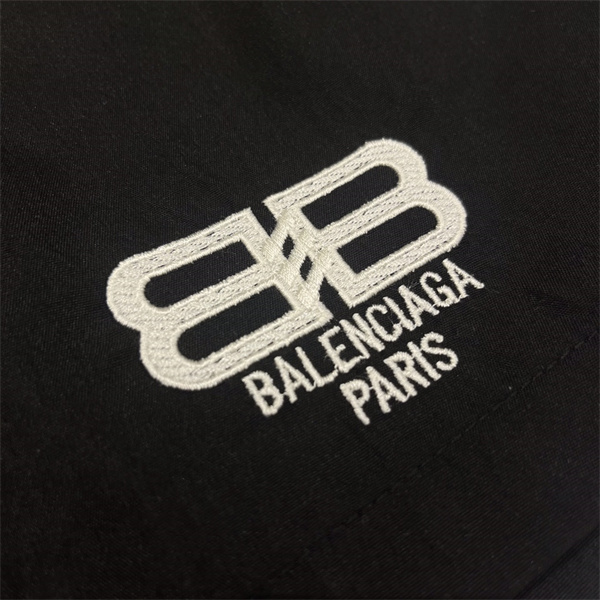 肌触りの着心地が良い BALENCIAGA コピー ハーフパンツ 刺繡 ロゴ ダブルb バレンシアガ オーバーサイズ 男女兼用