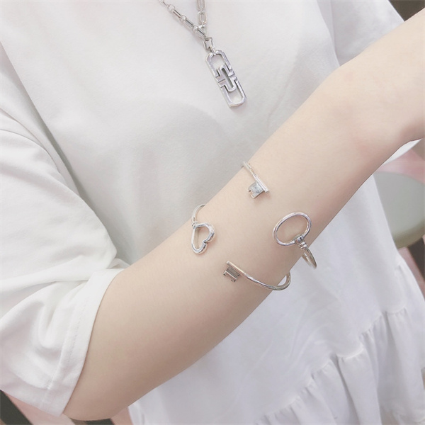 ♥とびきりの逸品♥ Tiffany & Co. スーパー コピー ブレスレット バングル ハート 925シルバー ティファニー