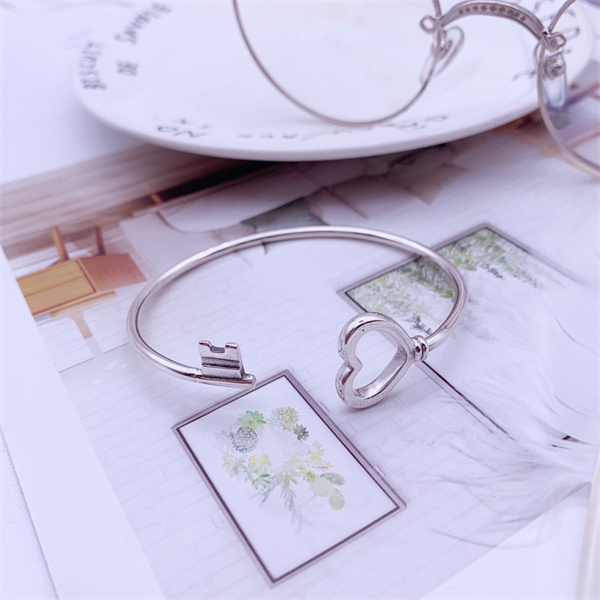 ♥とびきりの逸品♥ Tiffany & Co. スーパー コピー ブレスレット バングル ハート 925シルバー ティファニー