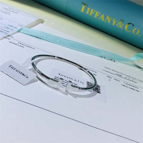 存在感を適度に放つ★ ティファニー 偽物 ブレスレット Tiffany & Co. 925シルバー シンプル バングル T