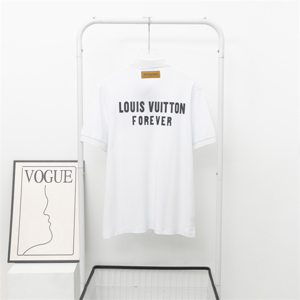 幅広く対応できる上品 LOUIS VUITTON コピー ポロシャツ ルイヴィトン FOREVER ロゴプリント柄 ポケット 100%コットン　