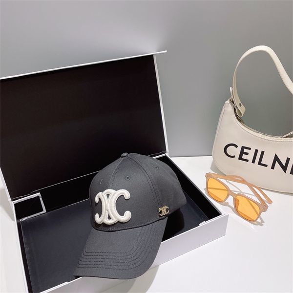 今季らしい存在感 CELINE スーパーコピー キャップ シンプル セリーヌ 貼り付け 立体 ロゴ 