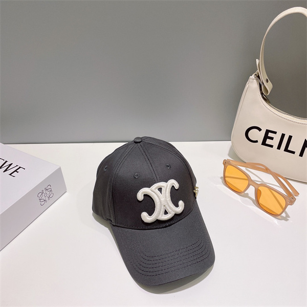 今季らしい存在感 CELINE スーパーコピー キャップ シンプル セリーヌ 貼り付け 立体 ロゴ 