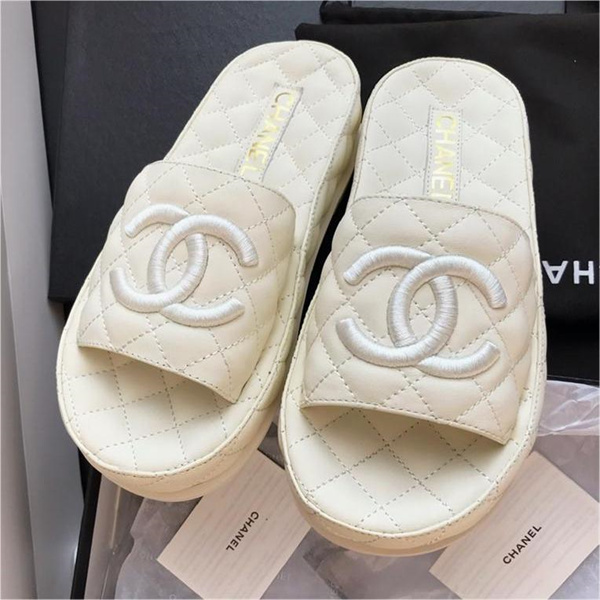 CHANEL シャネル スーパーコピー サンダル羊革素材 刺繡 ロゴ