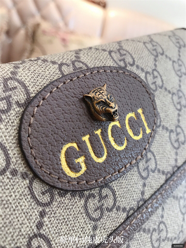 グッチ コピー GUCCI ウェストバッグ ボタン 長く愛用 モノグラム ロゴ キャンバス