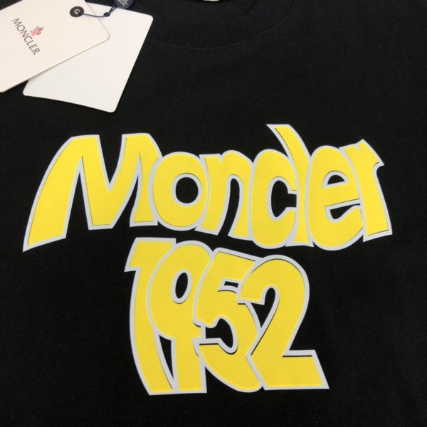 ☆芸能人愛用☆モンクレール コピー Tシャツ MONCLER 純綿生地 ロゴ プリント 柄 