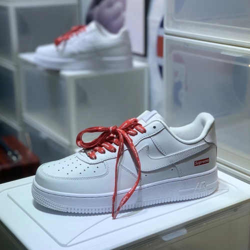 男女兼用スニーカーコピー シュプリーム Supreme x Nike Air Force1 Low