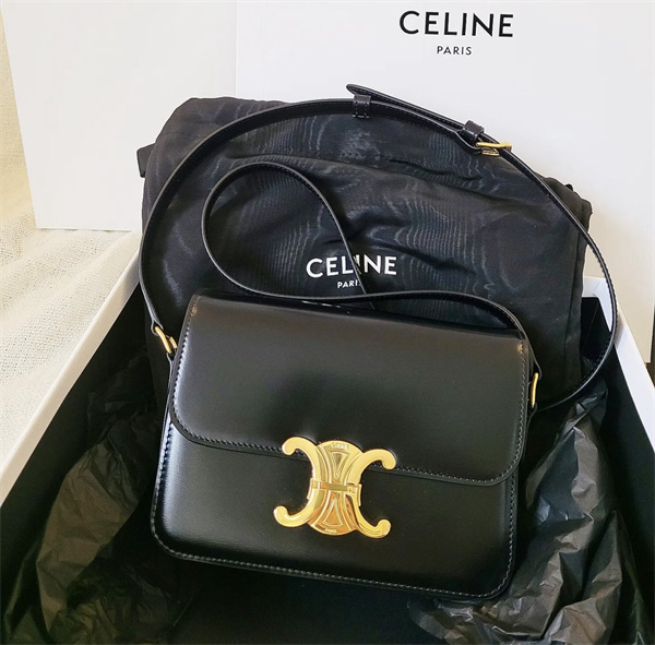 芸能人愛用☆CELINE コピー ショルダーバッグ ティーントリオンフ セリーヌ カーフスキン メタルロゴ
