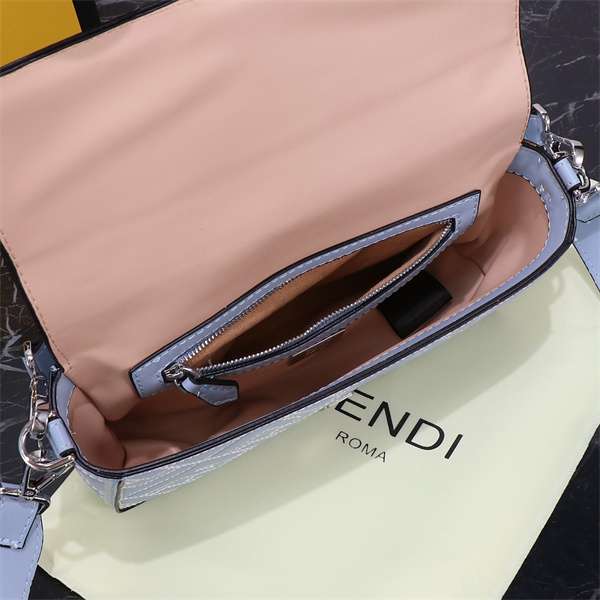 フェンディ スーパー コピー ハンドバッグ Baguette ショルダーベルト ffロゴ 刺繡 FENDI