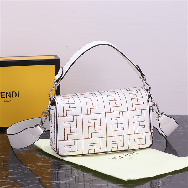 フェンディ スーパー コピー ハンドバッグ Baguette ショルダーベルト ffロゴ 刺繡 FENDI