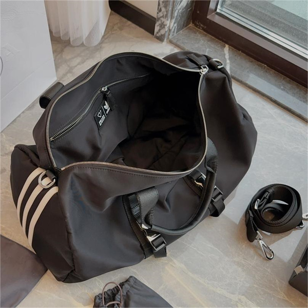 プラダ スーパーコピー ボストンバッグ PRADA × Adidas Re-Nylonシリーズ ストライプ