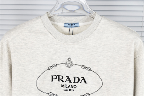 PRADA スーパーコピー トレーナー 刺繡ロゴ ストライプ ショート コットン生地 通気性 プラダ