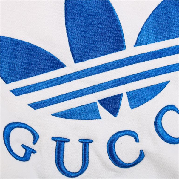 GUCC1 コピー パーカー 刺繍 Gucci X Adidas コラボ クローバー ロゴ 
