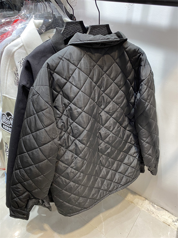 とてもおすすめトレンド新作 プラダ コピー ジャケット クラシック 純綿生地 Prada