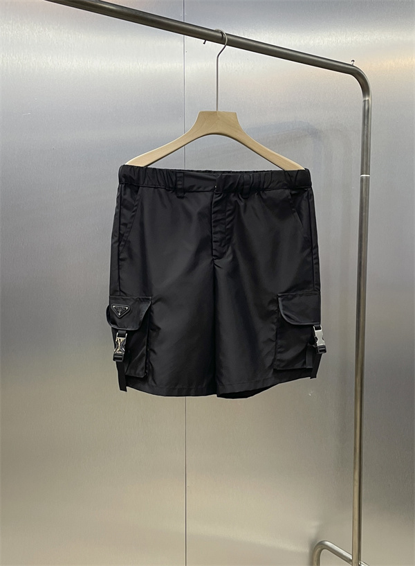 23秋冬ファッション プラダ コピー ショーツ ナイロ生地 シルク触り Prada