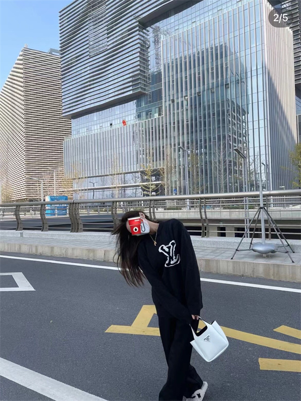 一番の魅力秋冬のマストアイテム ルイヴィトン コピー セーター コスパ最高 ウール生地 LOUIS VUITTON