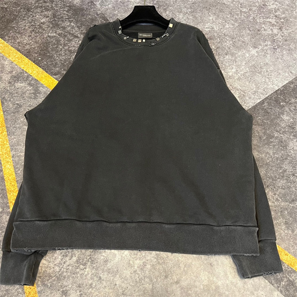 今季らしい着こなし存在感 バレンシアガ コピー 長袖Ｔシャツ 純綿生地 男女同型 BALENCIAGA