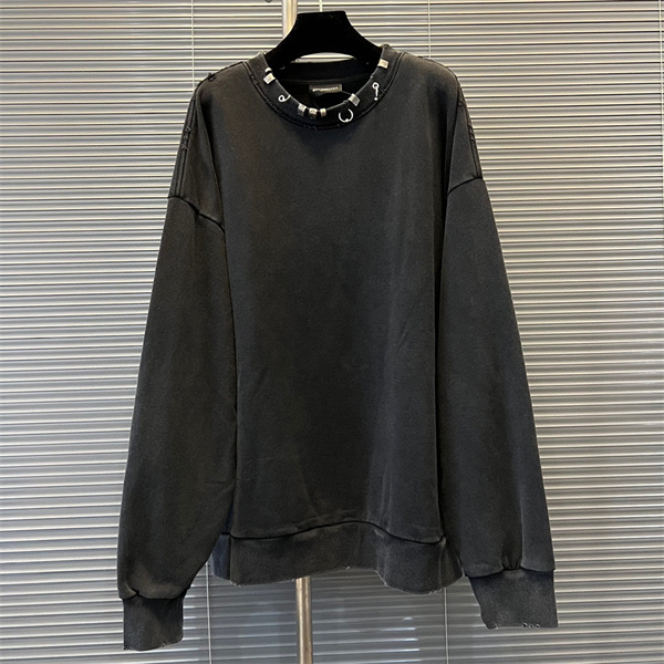 今季らしい着こなし存在感 バレンシアガ コピー 長袖Ｔシャツ 純綿生地 男女同型 BALENCIAGA