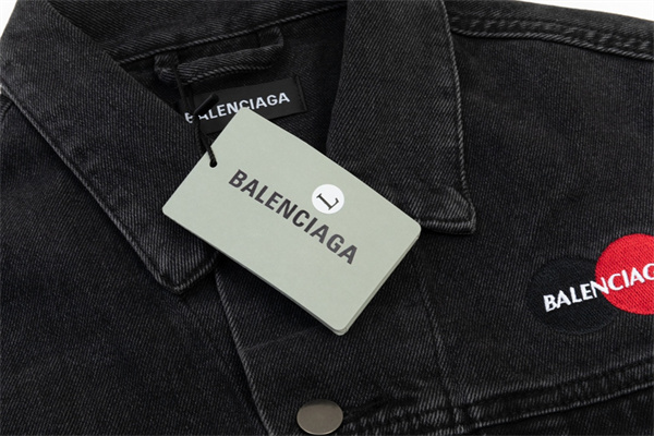 秋冬にも大活躍間違いなし バレンシアガ コピー ジャケット デニム生地 刺繡ロゴ BALENCIAGA