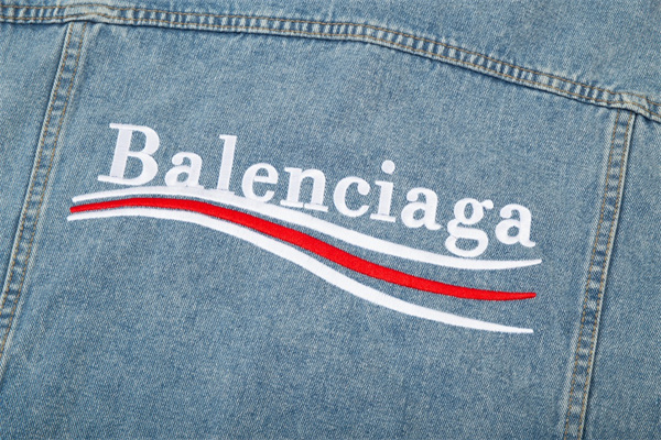 一番の魅力秋冬のマストアイテム バレンシアガ コピー ジャケット デニム生地 刺繡ロゴ BALENCIAGA