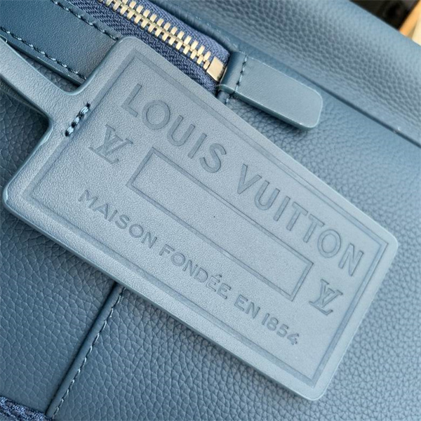 M23735 LOUIS VUITTON スーパーコピー リュック Takeoff シリーズ ルイヴィトン メタル ロゴ ルイヴィトン