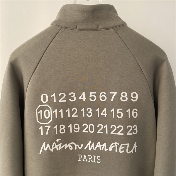 MM6 Maison Margiela スーパーコピー ジャケット 刺繡 ロゴ プリント 柔らかい生地  メゾン マルジェラ