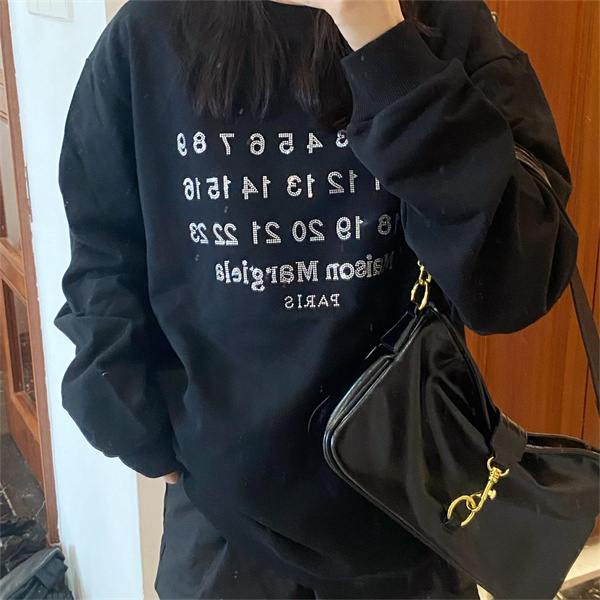 良い抜け感を演出 メゾン マルジェラ コピー 長袖Ｔシャツ Maison Margiela ラインストーン MM6 綿 