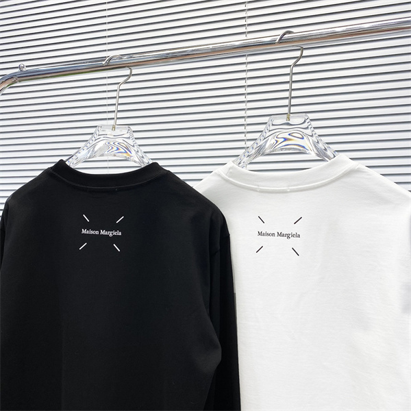 こなれ感抜群 メゾン マルジェラ スーパーコピー 長袖Ｔシャツ ルミナスグリーン ロゴ 男女兼用 Maison Margiela 