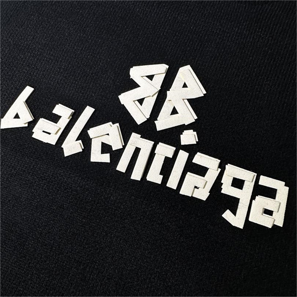 BALENCIAGA 偽物 セーター ダブルＢ 貼り付け 立体 ロゴ バレンシアガ
