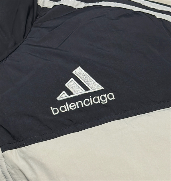 BALENCIAGA スーパーコピー ダウンジャケット Adidasｘバレンシアガ ロゴ プリント  