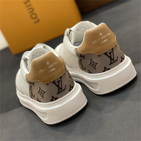 LOUIS VUITTON スーパーコピー スニーカー モノグラム 3色 メンズ 軽量 設計 踵部 ロゴ ルイヴィトン