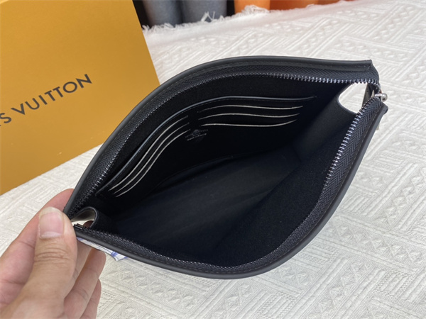 【M61692】ルイヴィトン 偽物 手持ちバッグ Monogram Titanium レザー 3色展開 LOUIS VUITTON