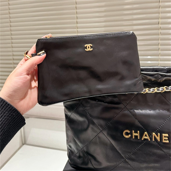 CHANEL 偽物 トートバッグ 22袋 レザー 牛革 チェーンショルダー メタル 金物 ロゴ シャネル