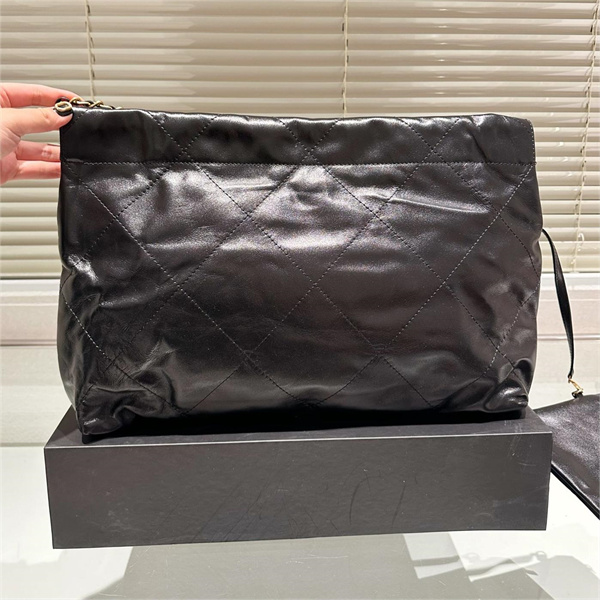 CHANEL 偽物 トートバッグ 22袋 レザー 牛革 チェーンショルダー メタル 金物 ロゴ シャネル