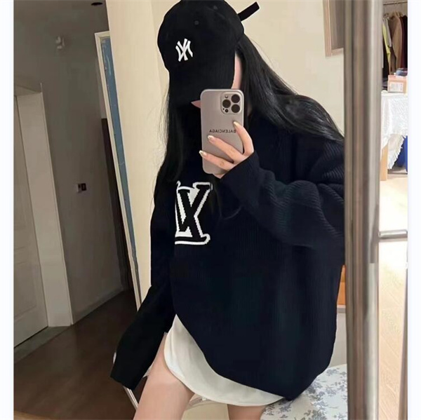 LOUIS VUITTON コピー セーター モノグラム ウール混紡 暖かい ロゴ ジャカード ルイヴィトン
