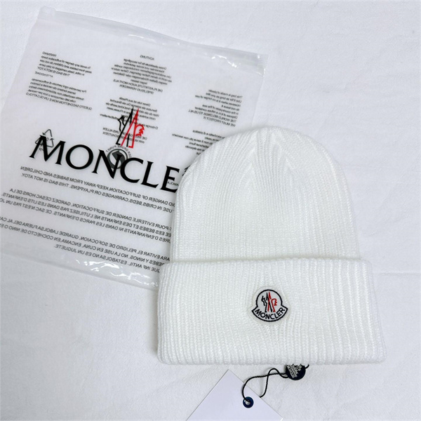 MONCLER コピー ニット帽子 ロゴ ワッペン ビーニー 定番 3色 モンクレール