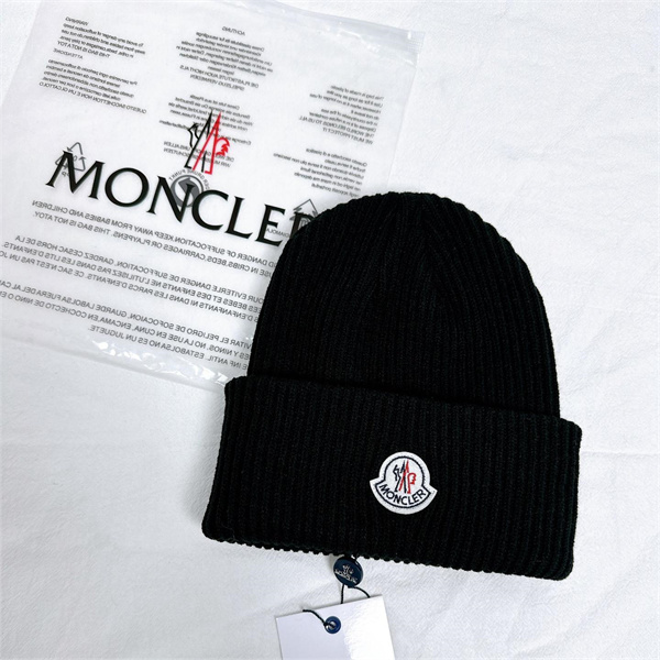 MONCLER コピー ニット帽子 ロゴ ワッペン ビーニー 定番 3色 モンクレール
