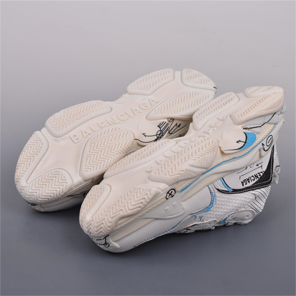 おすすめ♪♪ バレンシアガ コピー スニーカーTriple Sロゴ 落書き 刻印 BALENCIAGA