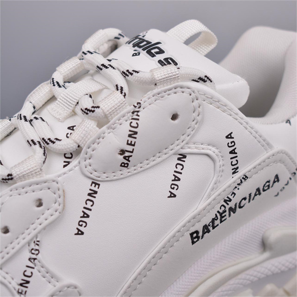 空気感  BALENCIAGA スーパーコピー スニーカー Triple S シリーズ バレンシアガ 