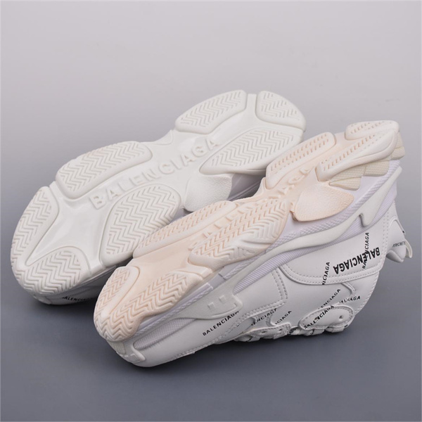 空気感  BALENCIAGA スーパーコピー スニーカー Triple S シリーズ バレンシアガ 