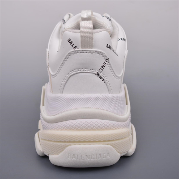 空気感  BALENCIAGA スーパーコピー スニーカー Triple S シリーズ バレンシアガ 