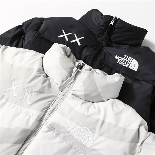 アクティブ THE NORTH FACE コピー ダウンジャケット Retro 1996 Nuptse Moonlight Ivory Kaws✕ザノースフェイス