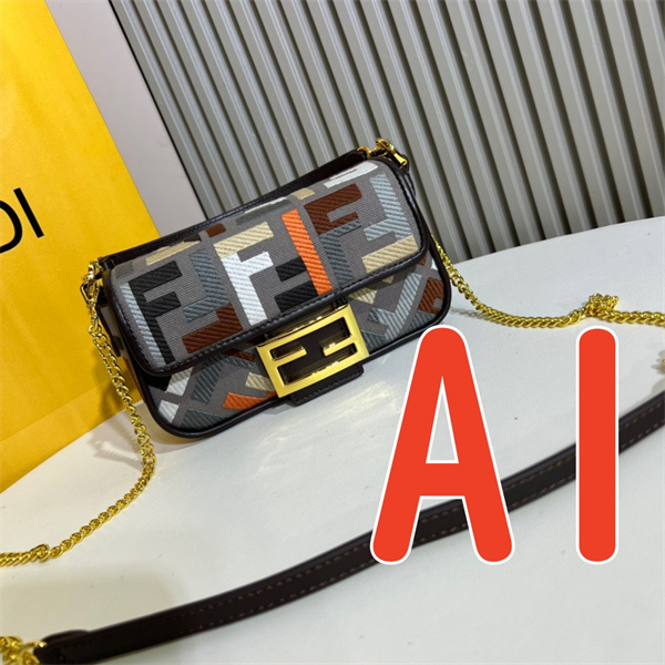 フェンディ スーパーコピー ショルダーバッグ カラーキャンバス FF刺繍 FENDI 牛革