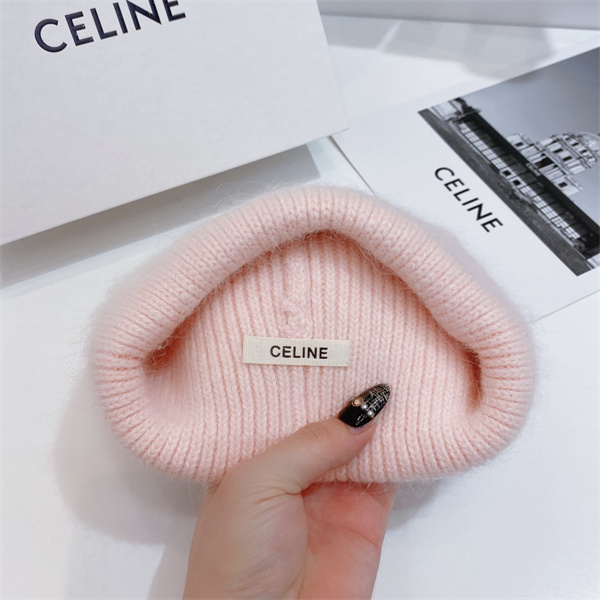 CELINE コピー 帽子 暖かさ 可愛らしいデザイン コーデ 大人の可愛らしさ セリーヌ