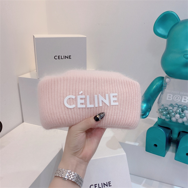 CELINE コピー 帽子 暖かさ 可愛らしいデザイン コーデ 大人の可愛らしさ セリーヌ