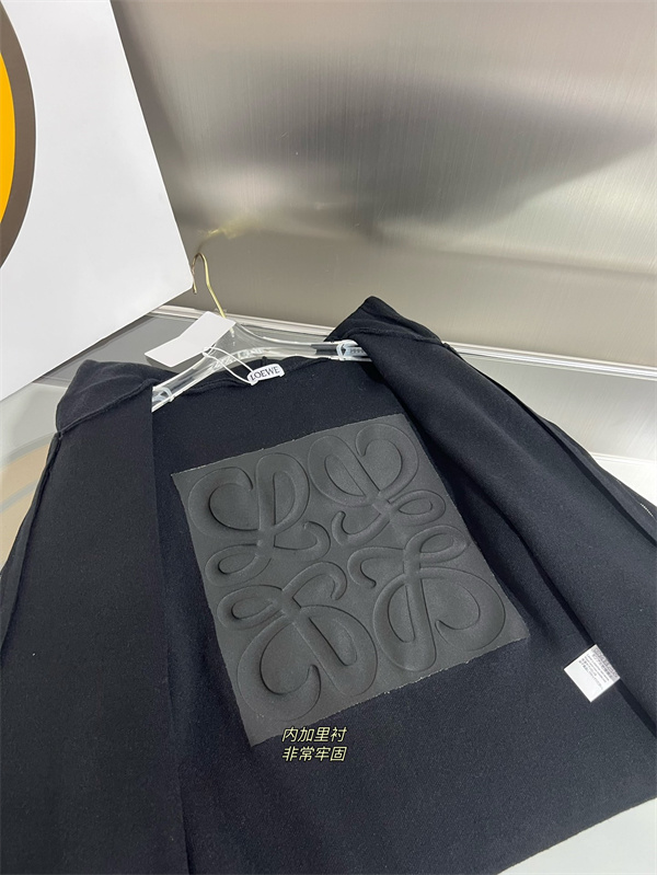 ロエベ スーパーコピー ジャケット エンボス Anagram ロゴ LOEWE