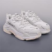 空気感  BALENCIAGA スーパーコピー スニーカー Triple S シリーズ バレンシアガ