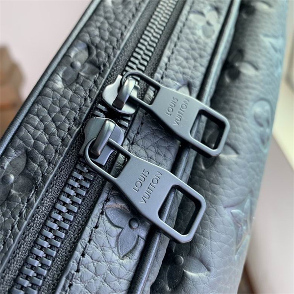 M23742 ルイヴィトン コピー メッセンジャーバッグ Taurillon エンボス LOUIS VUITTON
